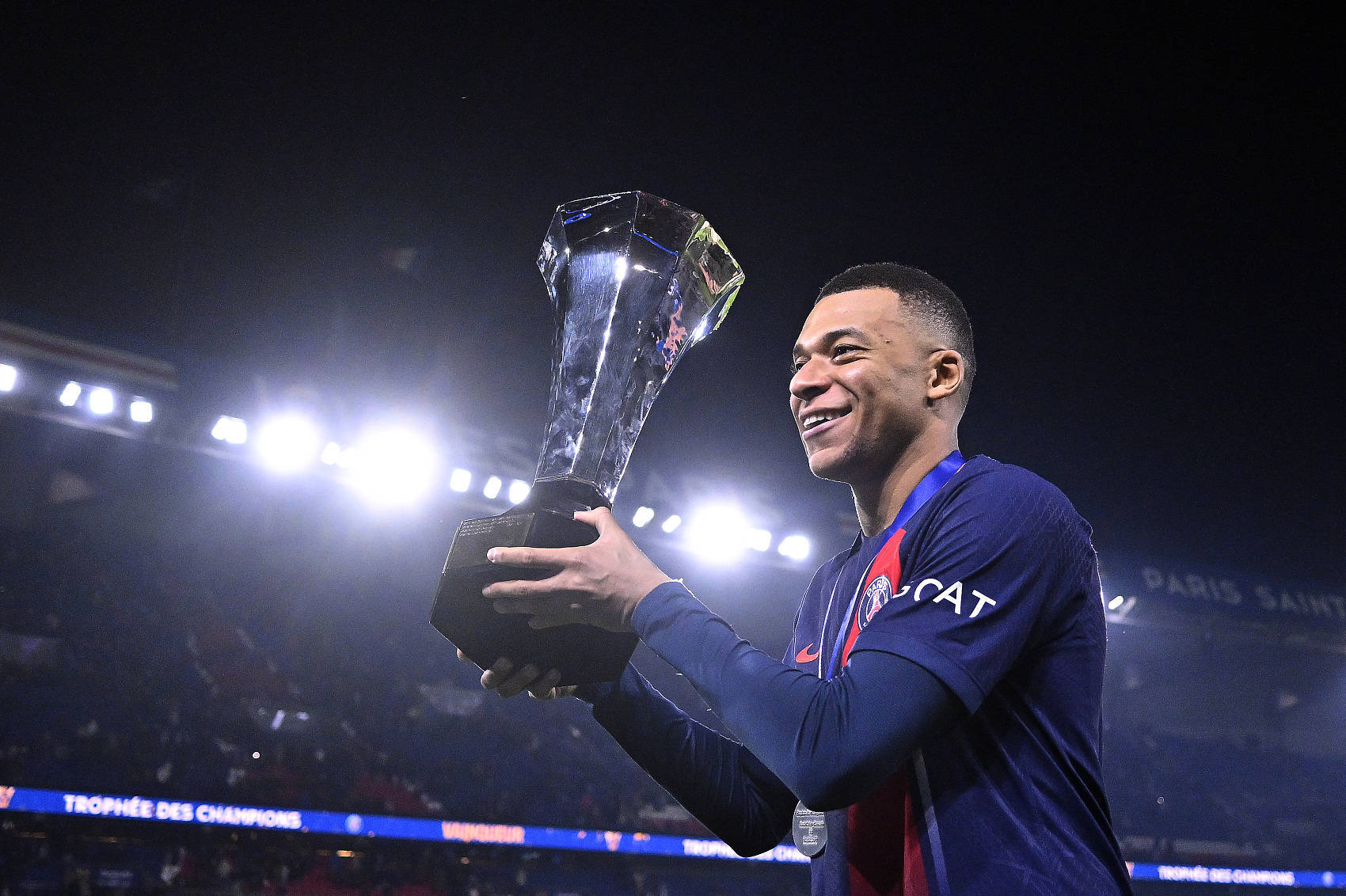 里程碑夜迈阿密热火单刀错失；法国杯赛后刷纪录；悬念犹存；球探报告显示潜力的简单介绍