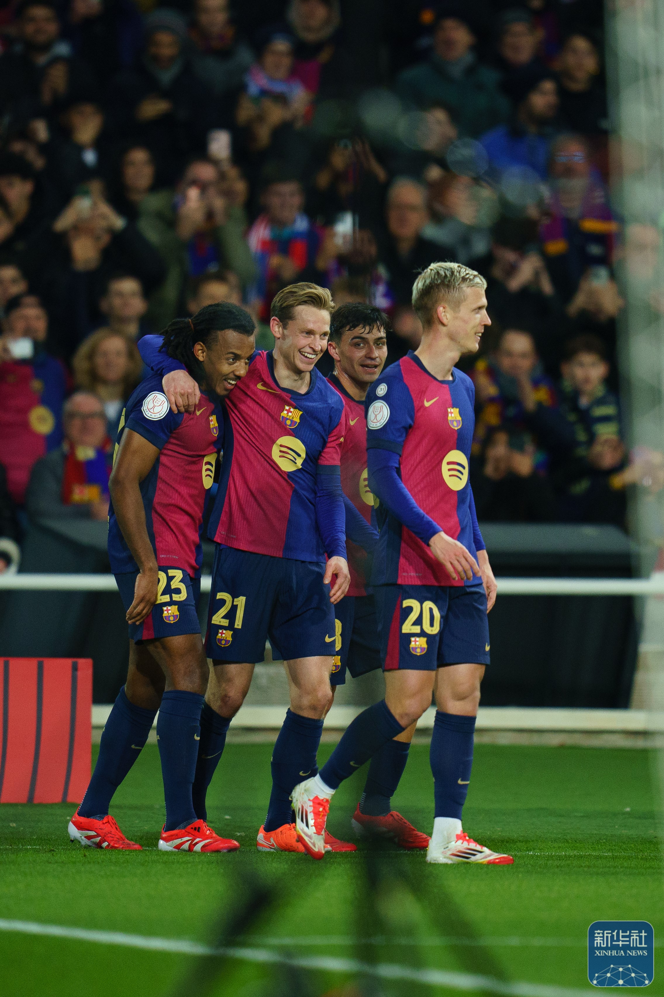 九游体育-赛地聚焦：国王杯集结日热度飙升，巴黎圣日耳曼回应争议，球迷炸锅，高层口径保持一致-九游体育